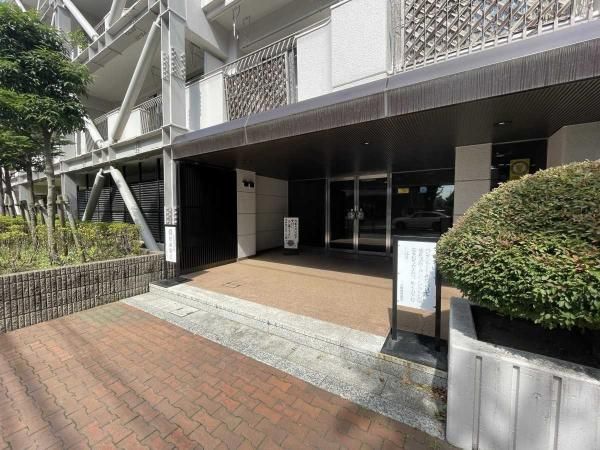 Renovated 3LDK Apartment with Garden in Mitaka, Tokyo - Thumbnail 2