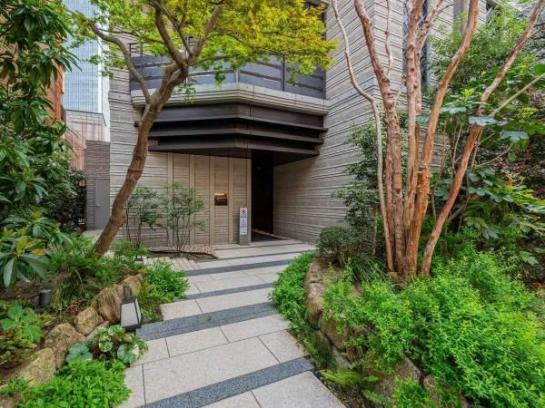 2019 Built 2LDK Apartment in Minato, Tokyo - Thumbnail 3