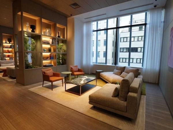 2LDK Apartment for Sale in Hamamatsucho, Minato-ku, Tokyo - Thumbnail 3