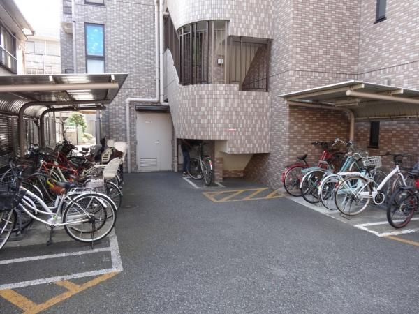 Renovated 2LDK Apartment in Minami-Shinagawa, Tokyo - Thumbnail 4