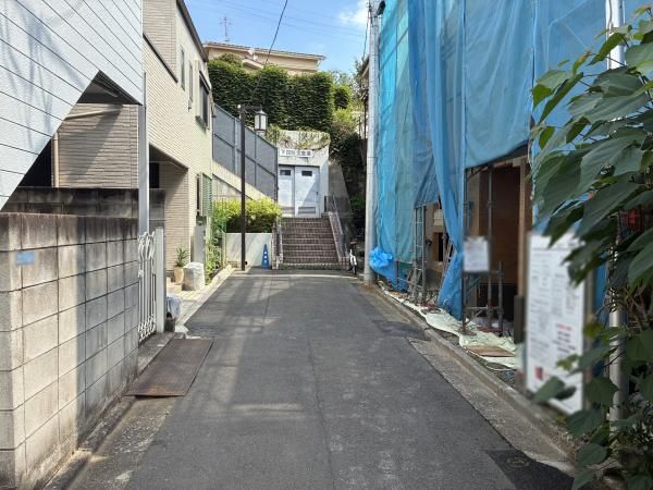 New 2LDK+S House in Shimoochiai, Shinjuku, Tokyo - Thumbnail 4