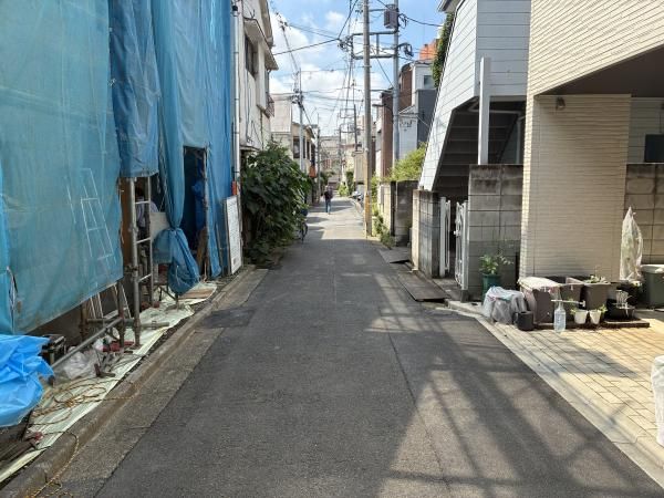 New 2LDK+S House in Shimoochiai, Shinjuku, Tokyo - Thumbnail 3