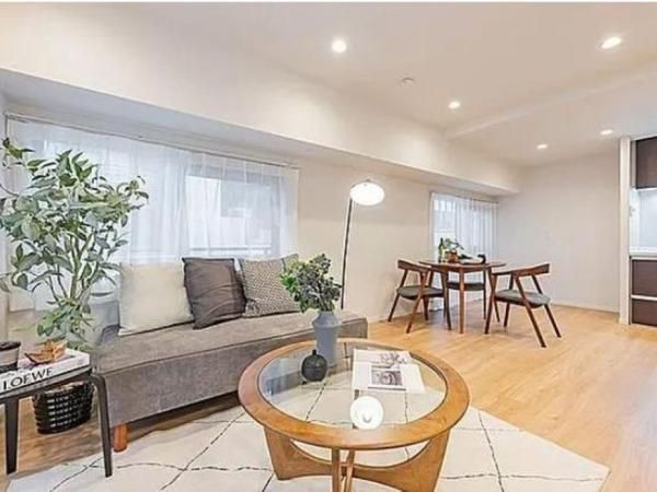 Renovated 2LDK Apartment in Kojimachi, Chiyoda, Tokyo - Thumbnail 2