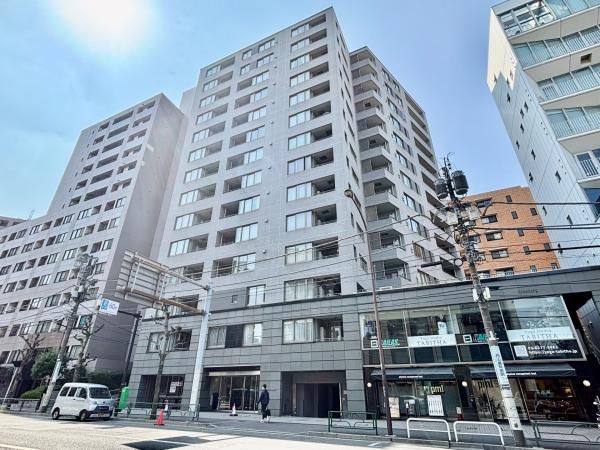 2LDK Apartment for Sale in Shibuya, Tokyo with Tokyo Tower View - Image 1