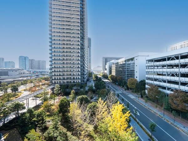 2LDK Apartment for Sale in Ariake, Koto-ku, Tokyo - 56m² - Thumbnail 2