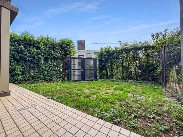 Renovated 3LDK Apartment with Garden in Setagaya, Tokyo - Thumbnail 2
