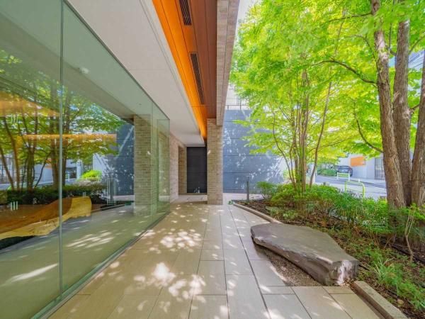 3LDK Apartment for Sale in Nishi-Azabu, Minato-ku - Thumbnail 3