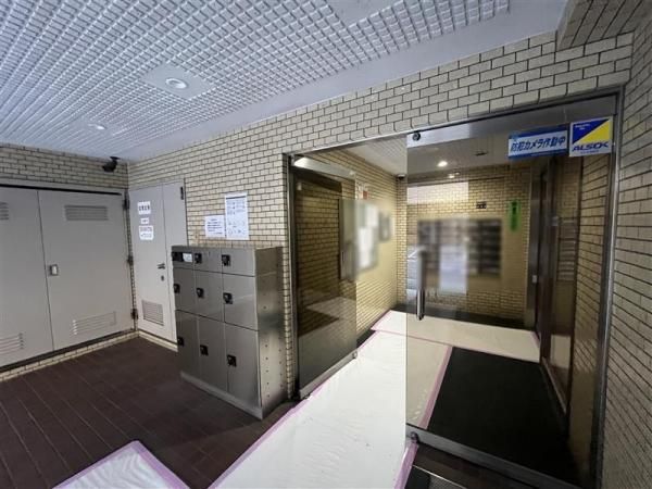 Renovated 1LDK Apartment in Higashi-Oi, Shinagawa - Thumbnail 3