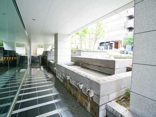 2LDK Apartment for Sale in Ichibancho, Chiyoda-ku, Tokyo - Thumbnail 4