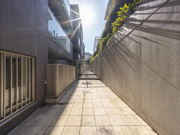 Open Residence Mejiro 3LDK Apartment with Terrace in Tokyo - Thumbnail 2