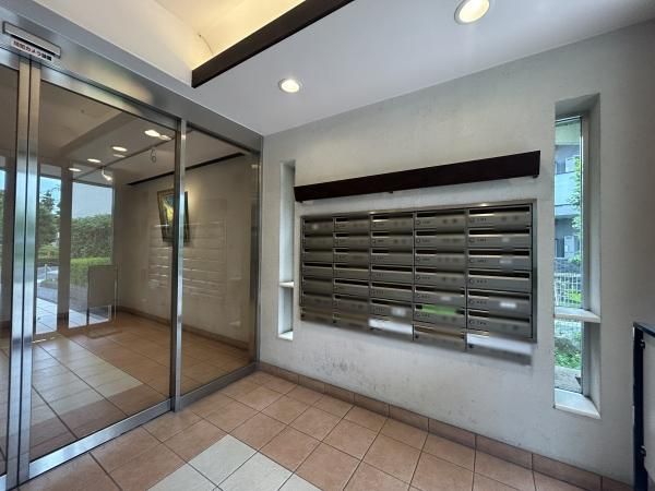 2LDK Renovated Apartment in Higashi-Oi, Shinagawa - Thumbnail 4