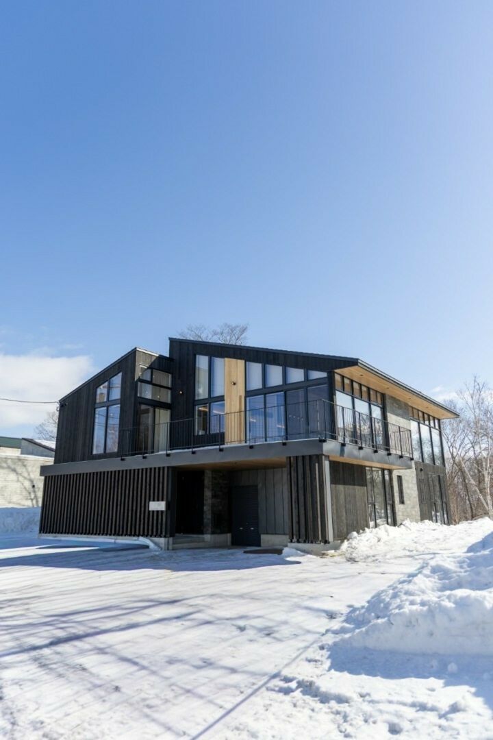 5BR Luxury Villa in Hanazono North Hills, Niseko - Thumbnail 3