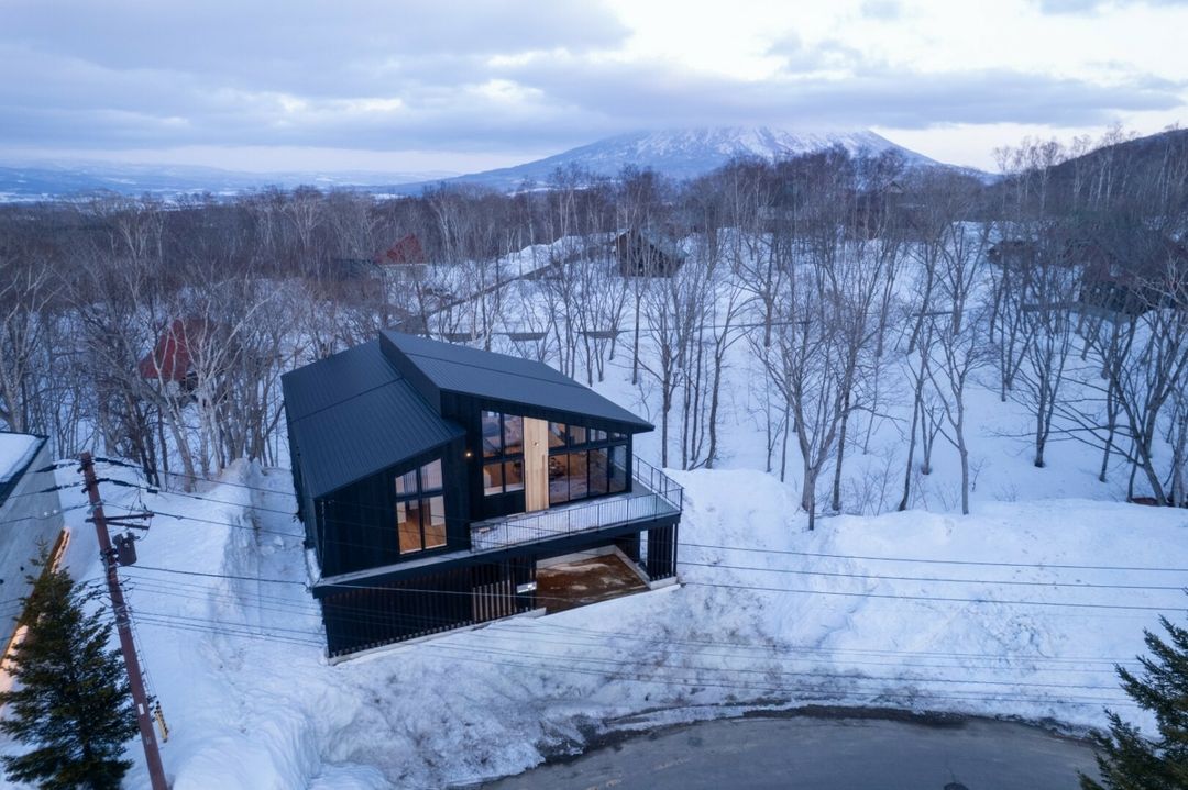 5BR Luxury Villa in Hanazono North Hills, Niseko - Thumbnail 2