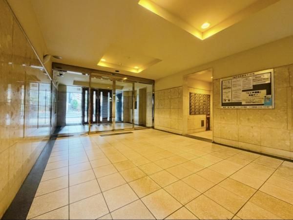 2LDK Apartment in Bunkyo Ward, Tokyo - Top Floor Corner Unit - Thumbnail 2