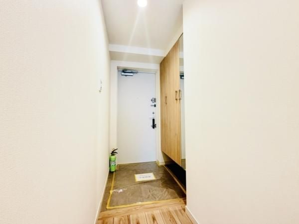 2LDK Apartment in Bunkyo Ward, Tokyo - Top Floor Corner Unit - Thumbnail 3