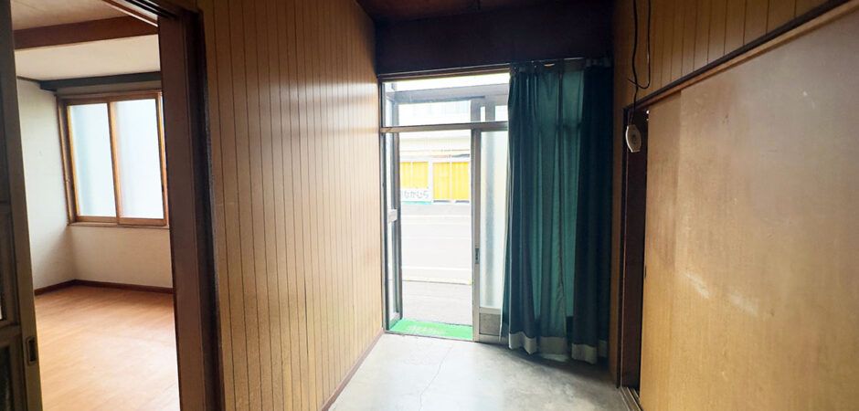 Kyogoku Residence & Garage - 9BR House for Sale in Hokkaido - Thumbnail 2
