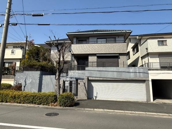 6LDK+S Detached House for Sale in Takatsuki, Osaka - Thumbnail 2
