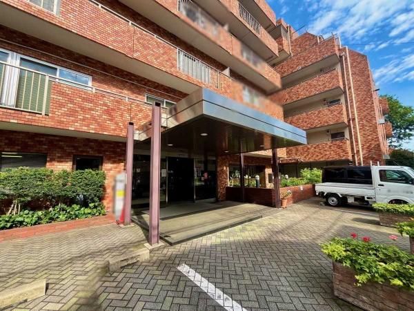 Renovated 1LDK Apartment for Sale in Shinjuku, Tokyo - Thumbnail 2
