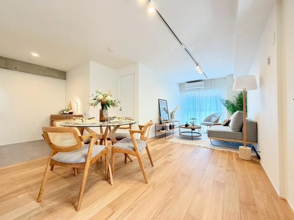 Renovated 1LDK Apartment for Sale in Shinjuku, Tokyo - Thumbnail 4