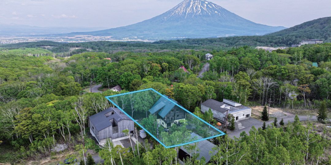 Hanazono Northhills Log House for Sale in Niseko, Hokkaido - Thumbnail 3