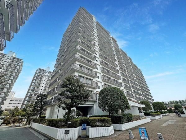 3LDK Apartment for Sale in Kanazawa-ku, Yokohama - Thumbnail 2