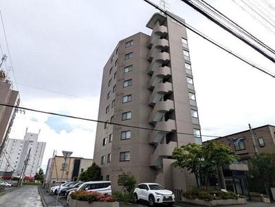 3LDK Apartment for Sale in Higashi-ku, Sapporo — Apartment, Higashi, Hokkaido