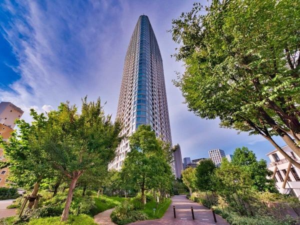 2LDK Apartment for Sale in Akasaka, Minato-ku, Tokyo - Thumbnail 2