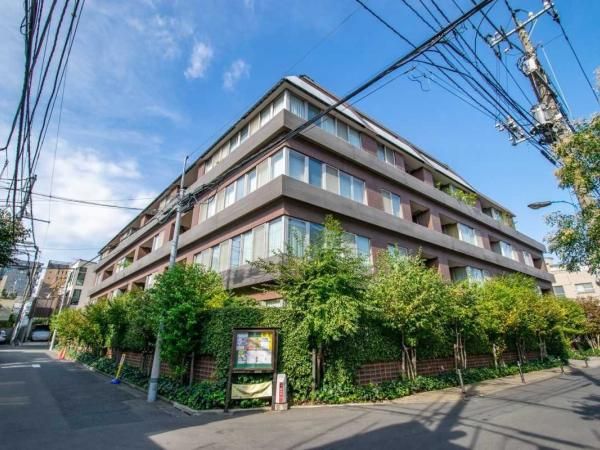 2LDK Apartment for Sale in Daikyocho, Shinjuku, Tokyo - Thumbnail 2