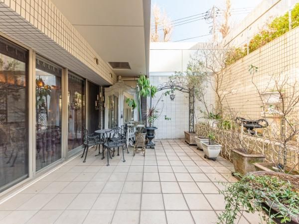 2LDK+S Apartment for Sale in Naka-ku, Yokohama - 85.51m² - Thumbnail 2