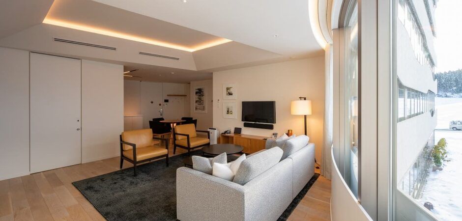 Luxury Ski-in Ski-out 1.5BR Condo Niseko - Thumbnail 2