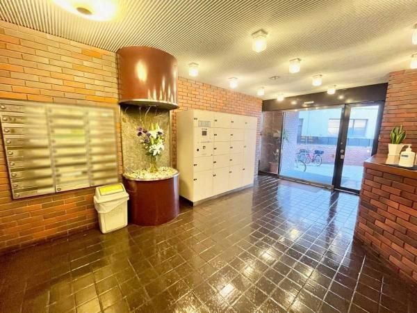 1LDK Apartment for Sale in Minato-ku, Tokyo - Thumbnail 2