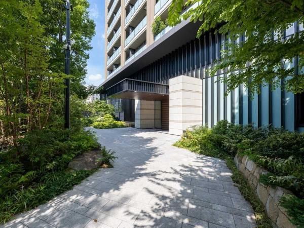 Renovated 2LDK Apartment in Shirokane, Minato, Tokyo - Thumbnail 4