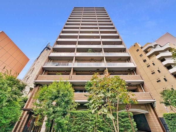 3LDK Apartment for Sale in Chiyoda, Tokyo - 81.76m² - Thumbnail 2