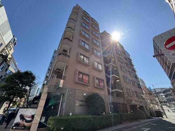 2LDK Apartment for Sale in Azabu-Juban, Minato, Tokyo - Thumbnail 2