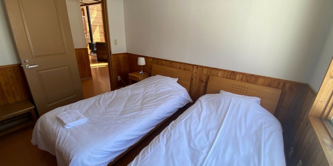 Midori House Rusutsu: 4-Bed Log Cabin Near Rusutsu Ski Resort - Thumbnail 3