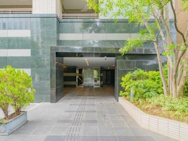 2LDK Apartment for Sale in Chiyoda, Tokyo - 89.31m2 - Thumbnail 2