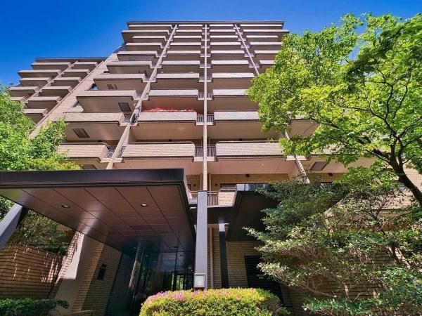 3LDK Apartment for Sale in Hiroo, Shibuya, Tokyo - Thumbnail 2