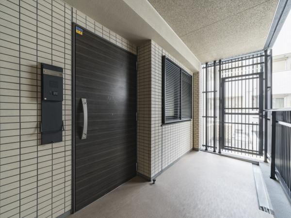 2LDK Apartment in Bunkyo-ku, Nezu, Tokyo for Sale - Thumbnail 4