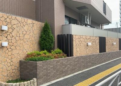 2SLDK Apartment for Sale in Hachioji, Tokyo – 78.85 sqm — Front_door, Hachioji, Tokyo