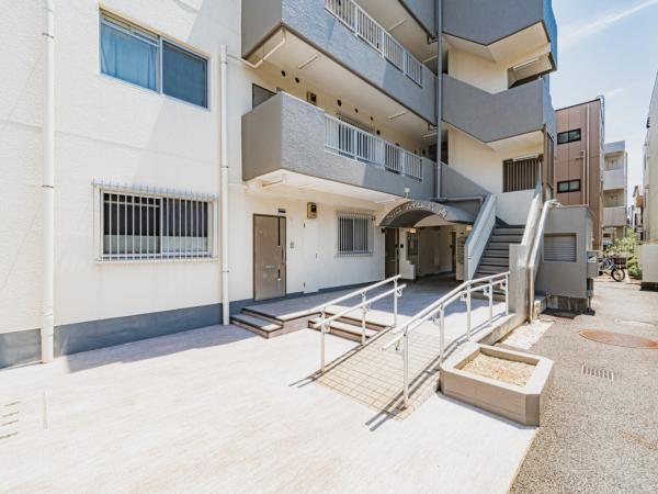 Renovated 2LDK Apartment in Edogawa, Tokyo for Sale - Thumbnail 3