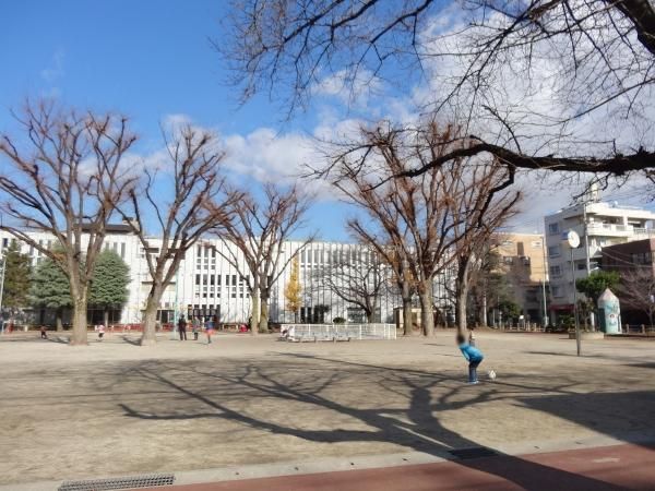 3LDK Condo with Private Garden near Nishi-Kawaguchi Station - Thumbnail 3