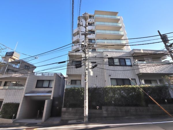 ID Court Yoyogi Jingu no Mori: 9-Story Apartment in Shibuya - Thumbnail 3