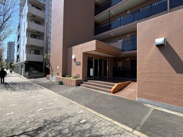 Renovated 3LDK Apartment with Private Garden in Adachi, Tokyo - Thumbnail 3