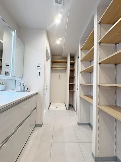 Renovated 3LDK Condominium in Setagaya, Tokyo - 81.14 sqm — Bathroom, Setagaya, Tokyo