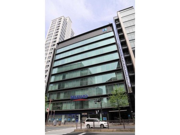 Renovated 3LDK Apartment in Chiyoda, Tokyo - Thumbnail 2
