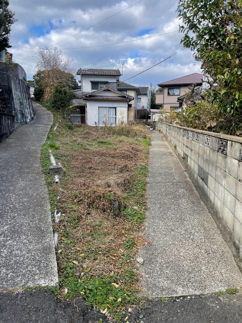 81 Tsubo Land with House in Nagasaki's Egawa-cho | 3.5 Million Yen - Thumbnail 2