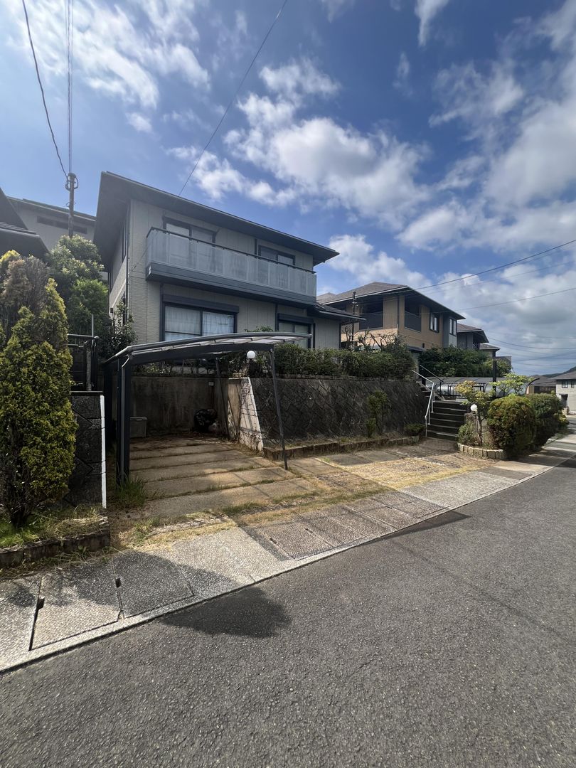 Spacious 4LDK House with Bay Views in Nagasaki - Thumbnail 3