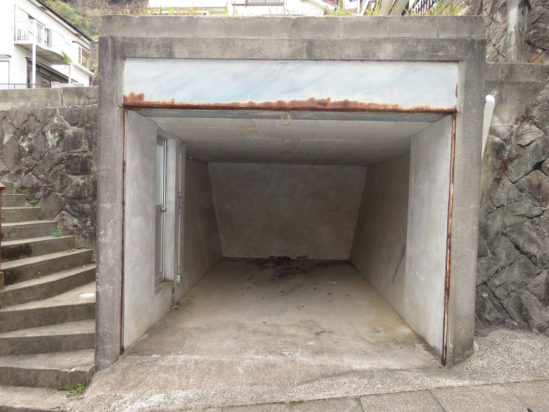 Land for Sale in Nagasaki City Ote with Garage and Development Potential - Thumbnail 4