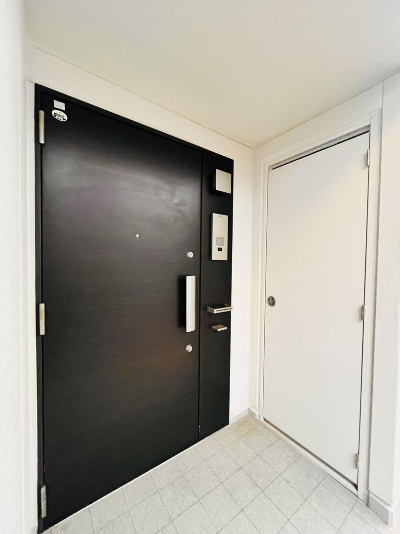 2LDK Top Floor Apartment in Sasebo, Nagasaki - Thumbnail 2
