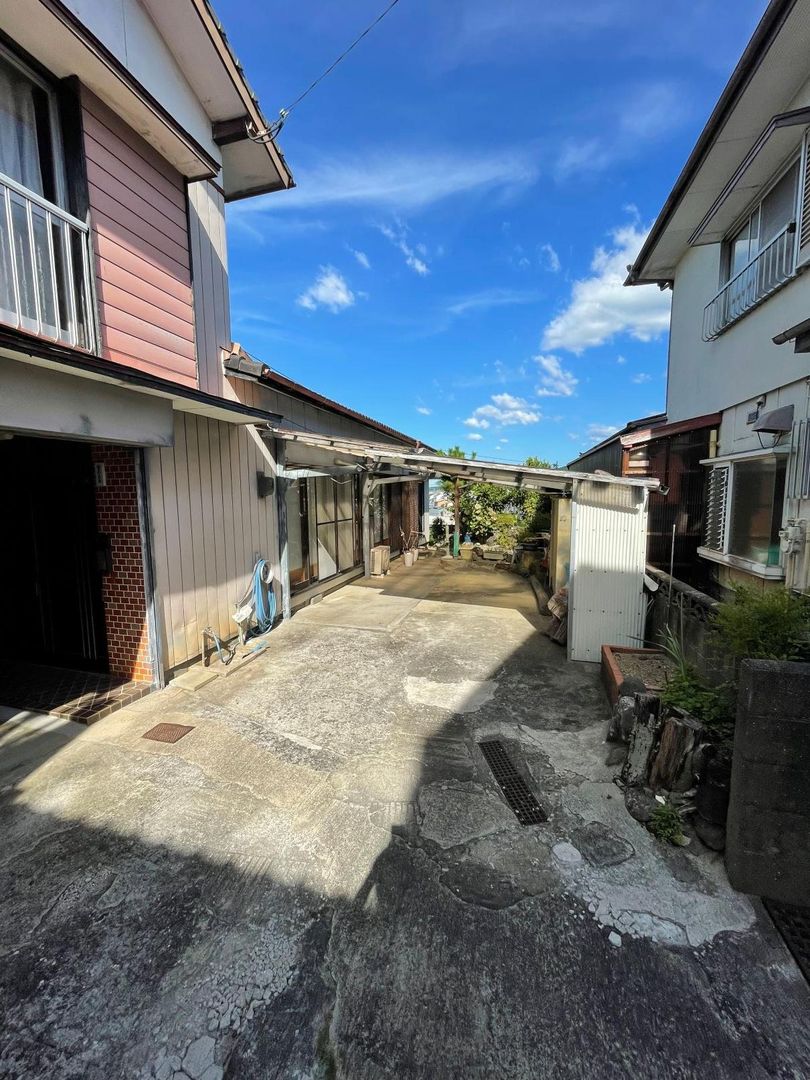 Spacious 6DK House in Isahaya, Nagasaki - Thumbnail 4